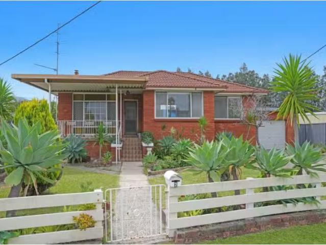 2 Rann Street, Fairy Meadow House for rent Listed by Philip K.