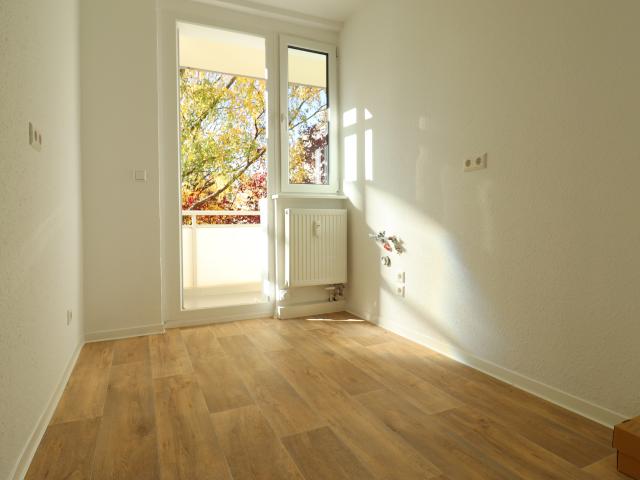 2 Raumwohnung mit Balkon und Badewanne