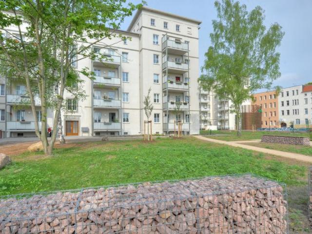 2 Raumwohnung mit Balkon und Dusche