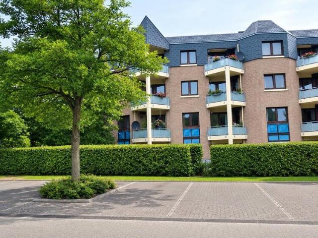 2 Raumwohnung mit Loggia und TG Stellplatz in GL Hebborn