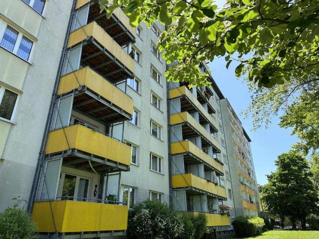 2 Raum Balkonwohnung in zentraler Lage