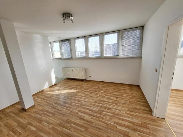2 Raum Dachgeschoß Wohnung mit Lift