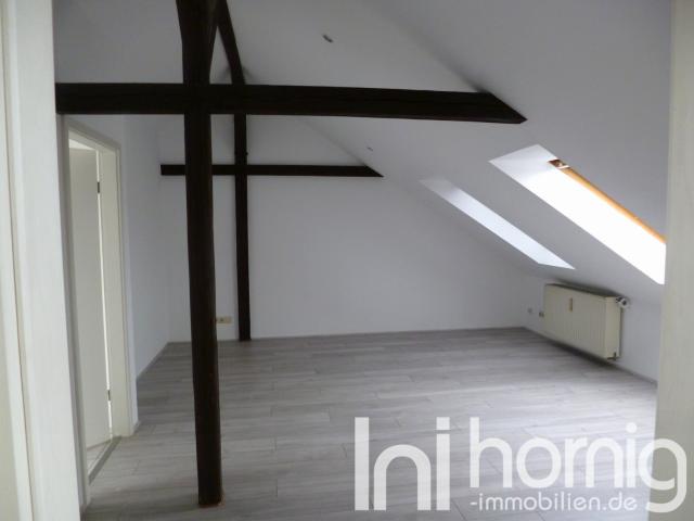 2 Raum DG Wohnung im südl. Stadtteil