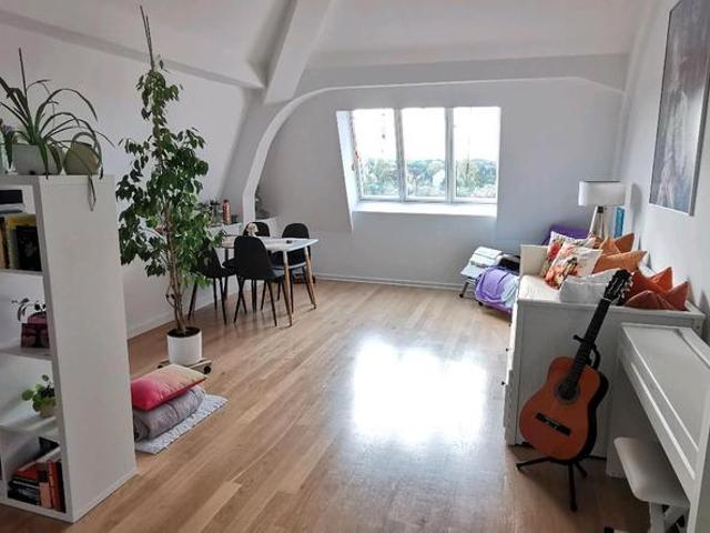 2 Raum DG Wohnung in der Karl Krause Fabrik