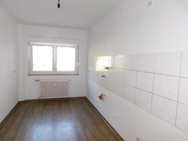 2 Raum EG Wohnung mit Balkon in sehr zentraler Lage zu vermieten