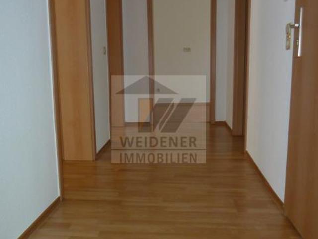 2 Raum EG Whg. mit großer Terrasse, Wanne und Dusche in Debschwitz!