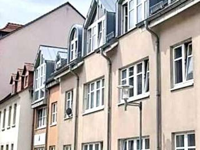 2 Raum Eigentumswohnung mit Balkon & PKW Stellplatz – nah am Schloss Merseburg