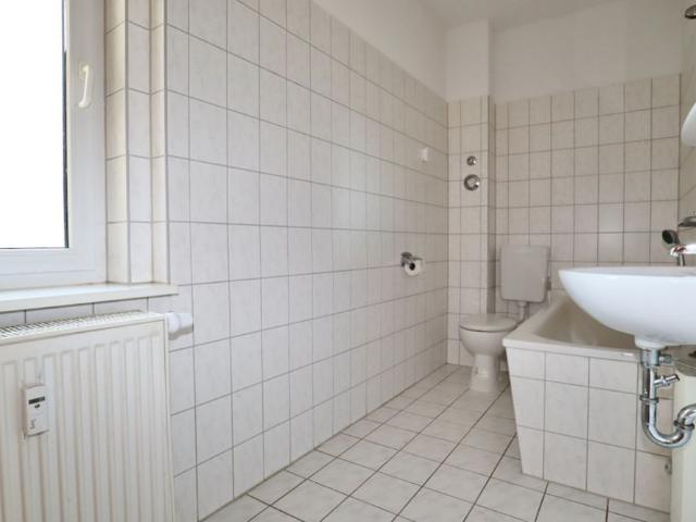 2 Raum • Laminat • Tageslichtbad mit Wanne • Stellplatz • Kaßberg • TOP • Anschauen & Mieten