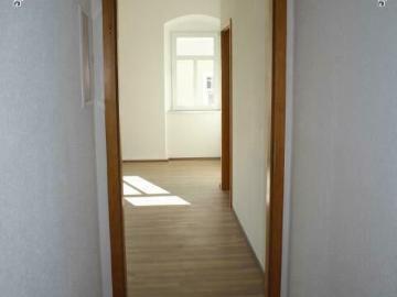 2 Raum mit Einbauküche