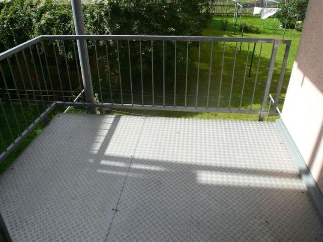 2 Raum mit großen Balkon am Goethepark