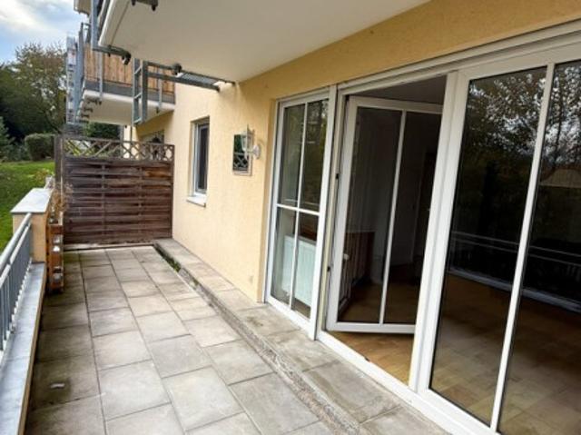 2 Raum Souterrainwohnung mit Terrasse und Einbauküche in beliebter Wohnlage von Burkhardtsdorf!