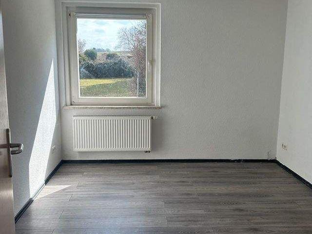 2 Raum, ruhige Lage, 1.OG