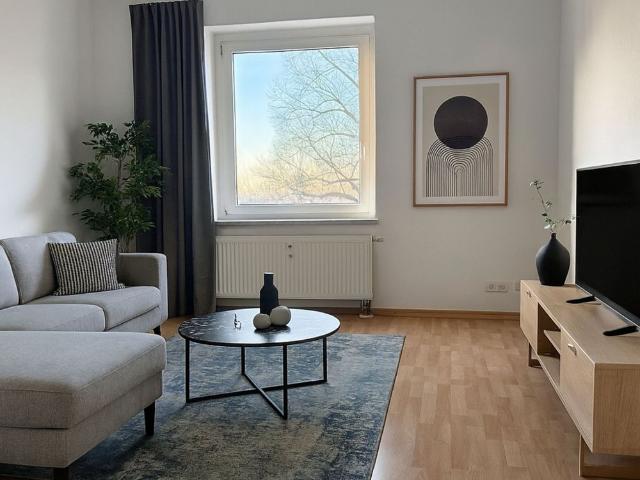 2 Raum • ruhige Lage • Chemnitz • mit Balkon • viel Grün • Laminat • Tageslichtbad • Anmieten!