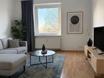 2 Raum • ruhige Lage • Chemnitz • mit Balkon • viel Grün • Laminat • Tageslichtbad • Anmieten!