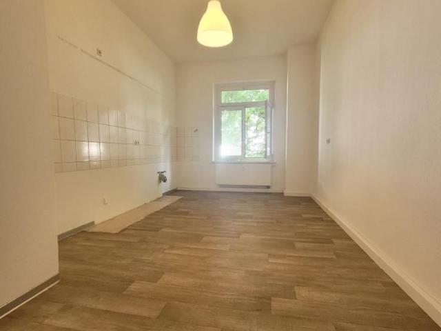 2 Raum Wohnung 1. OG direkt am Lene Voigt Park WG geeignet