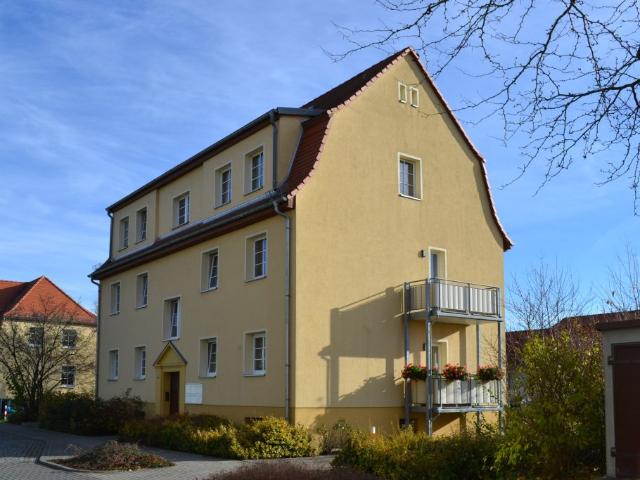 2 Raum Wohnung verfügbar