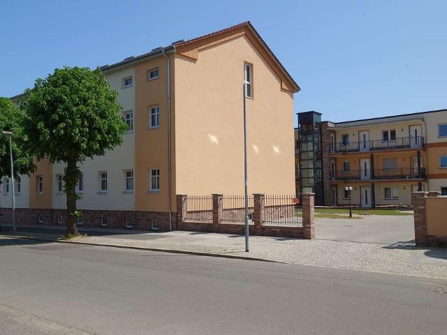 2 Raum Wohnung + große Küche in Tangermünde, 70qm Neubau m. Fahrstuhl Balkon Wärmepumpe Rolläden