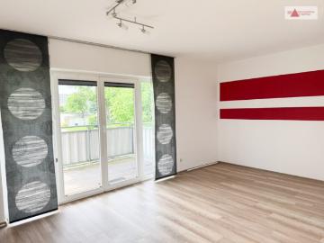 2 Raum Wohnung im 1. OG mit Einbauküche und Balkon in Kleinrückerswalde