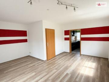 2 Raum Wohnung im 1. OG mit Einbauküche und Balkon in Kleinrückerswalde