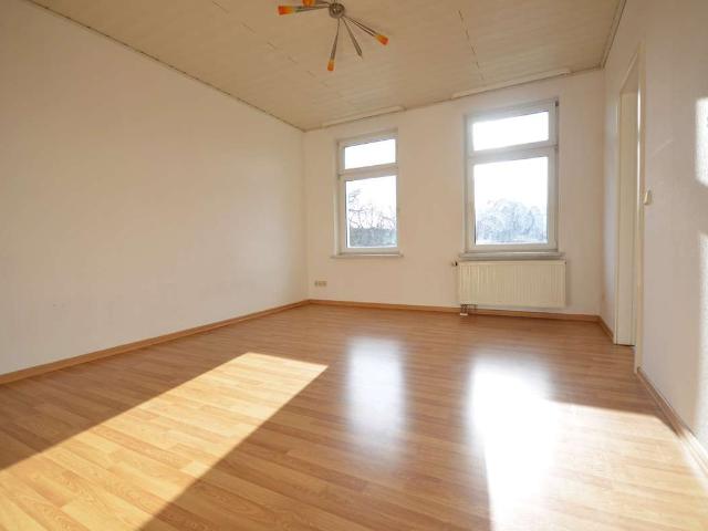 2 Raum Wohnung im 2.OG*EBK*Wanne