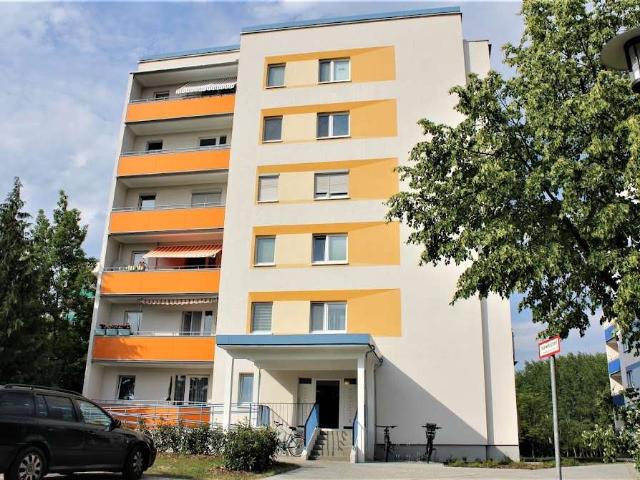 2 Raum Wohnung in der 1. Etage mit Balkon und mit Fahrstuhl in Weißwasser/O.L