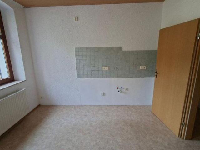 ! 2 Raum Wohnung in Elsterberg mit Hausbalkon + Stellplatz !