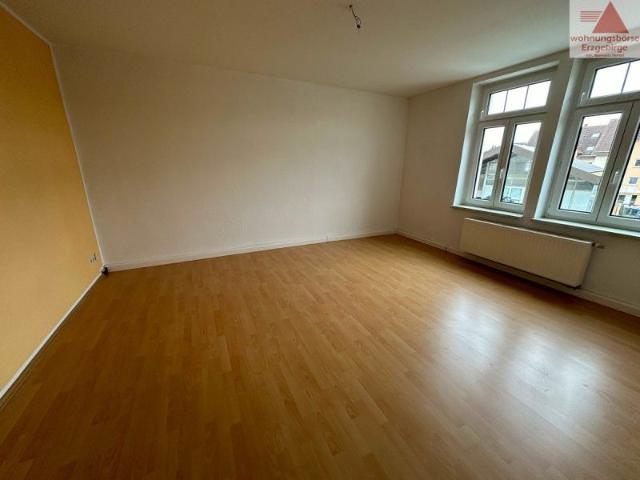 2 Raum Wohnung in Neukirchen!