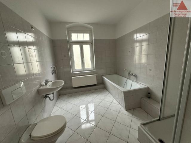 2 Raum Wohnung in Neukirchen!