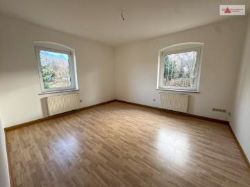 2 Raum Wohnung in Randlage von Lößnitz im 1. Obergeschoss