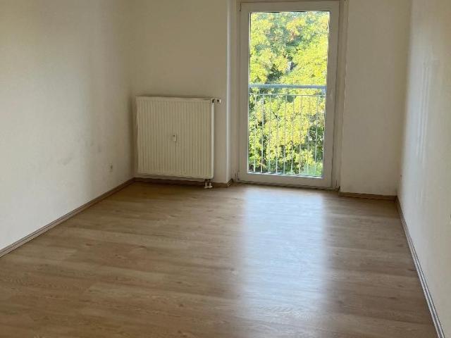 2 Raum Wohnung in ruhiger Lage 2.OG Rechts mit Balkon