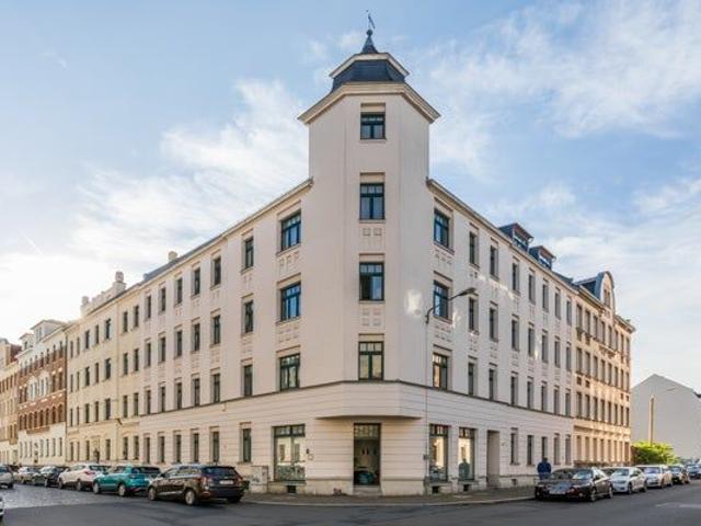 2 Raum Wohnung in Sanierung mit Einbauküche