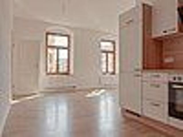 2 Raum Wohnung mieten mit EBK und STELLPLATZ im ZENTRUM