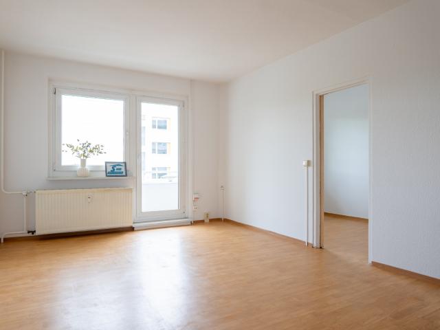 2 Raum Wohnung mit Aufzug und Balkon zu vermieten