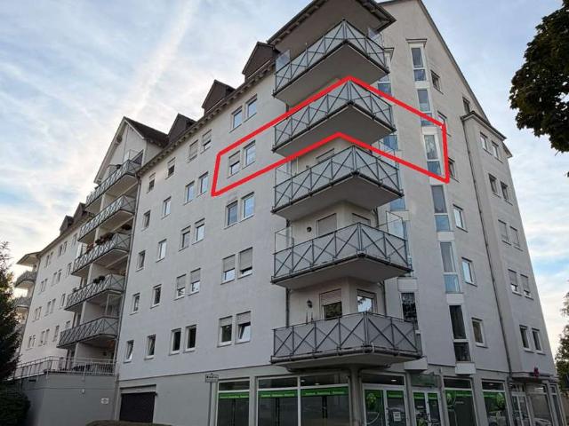 2 Raum Wohnung mit Balkon, Aufzug und Tageslicht Badezimmer