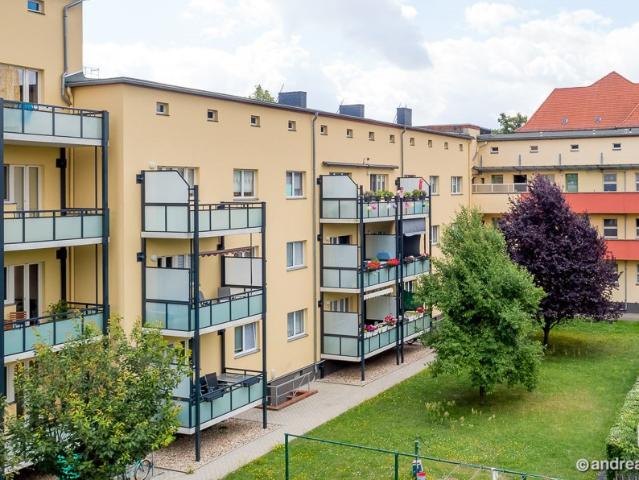 2 Raum Wohnung mit Balkon im Grünen