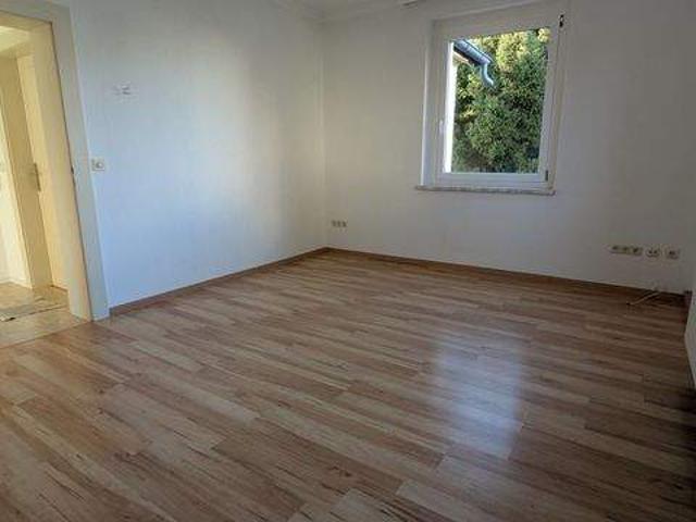 2 Raum Wohnung mit Balkon in ruhiger Lage