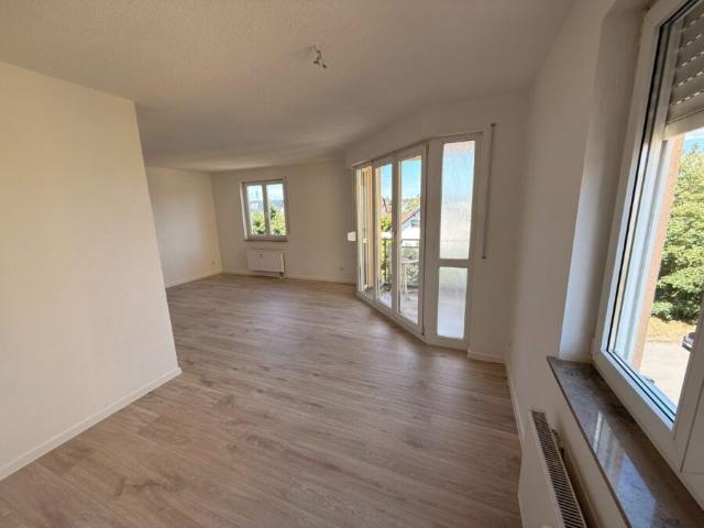 / 2 Raum Wohnung mit Balkon und TG Stellplatz / sofort frei