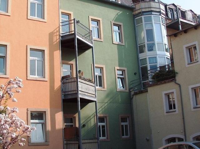2 Raum Wohnung mit Balkon!