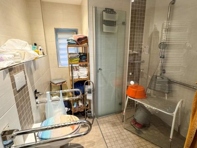 2 Raum Wohnung mit begehbarer Dusche in ruhiger Lage von Aue