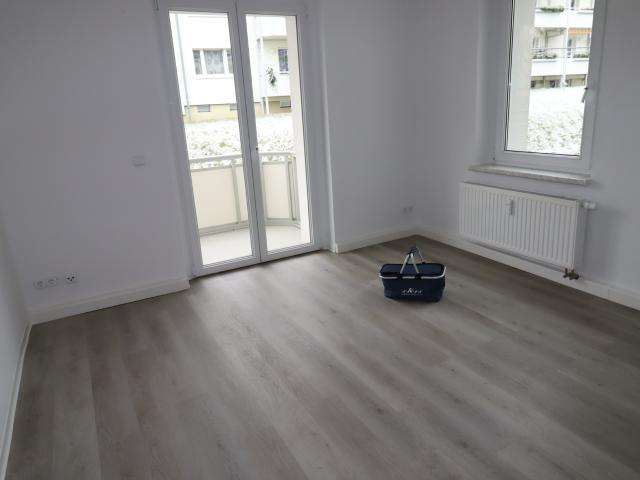 2 Raum Wohnung mit großem Balkon