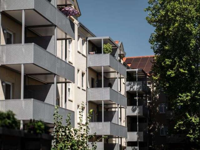 2 Raum Wohnung mit großem Balkon im Zentrum
