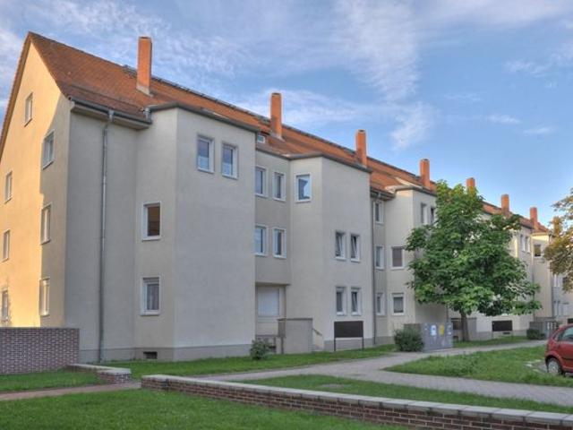 2 Raum Wohnung mit großer Küche