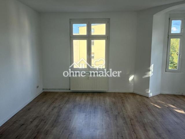2 Raum Wohnung mit Einbauküche modernisiert, großzügig, zentral