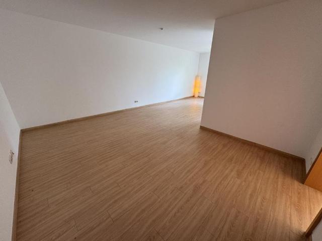 2 Raum Wohnung mit Einbauküche und Balkon in grüner und zentraler Lage von Gera!