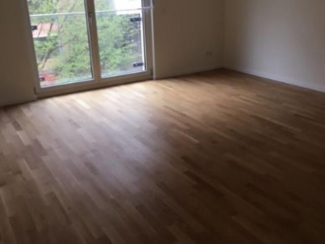 2 Raum Wohnung mit Einbauküche und Balkon Mitte