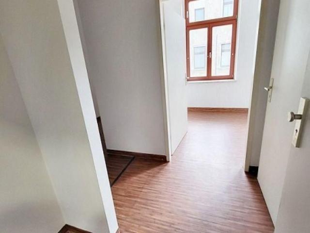 2 Raum Wohnung mit Lift im Zentrum von RC