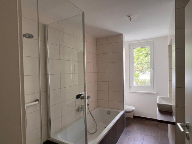 2 Raum Wohnung mit modernem Grundriss und Balkon
