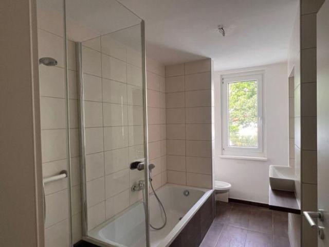 2 Raum Wohnung mit modernem Grundriss und Balkon