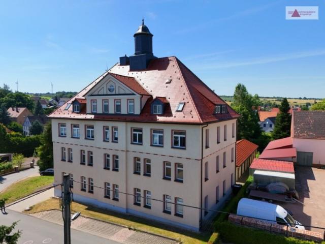 2 Raum Wohnung mit Stellplatz!