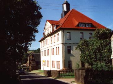 2 Raum Wohnung mit Stellplatz!